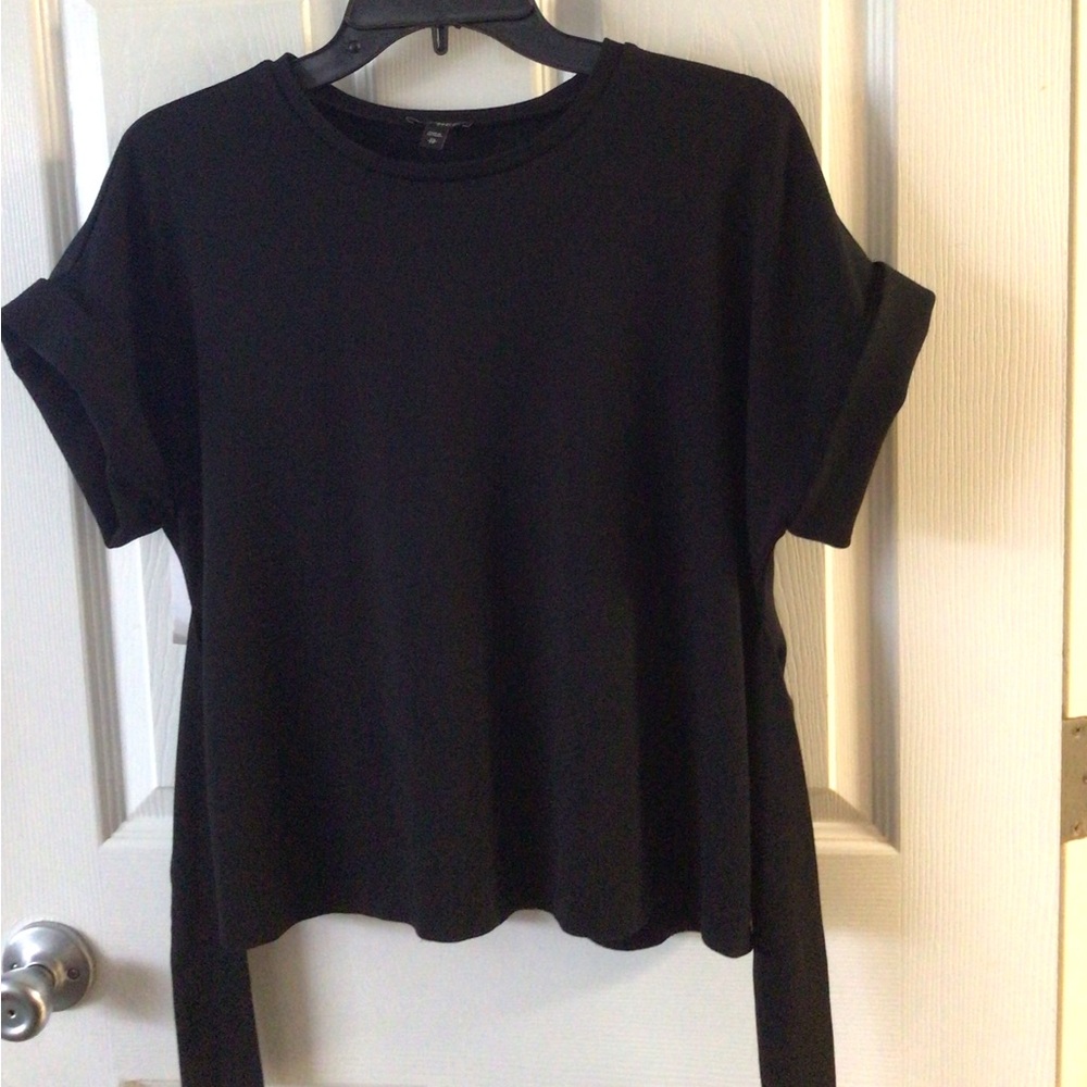 Express black tee